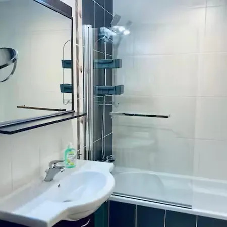 Sunny Condo- Pool & Free Parking Walk To Albufeira