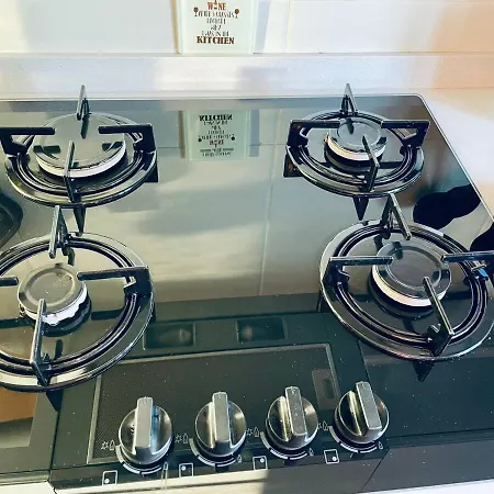 Sunny Condo- Pool & Free Parking Walk To